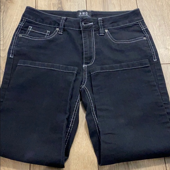 Black NWD Denim Capris, 8 - Picture 3 of 5